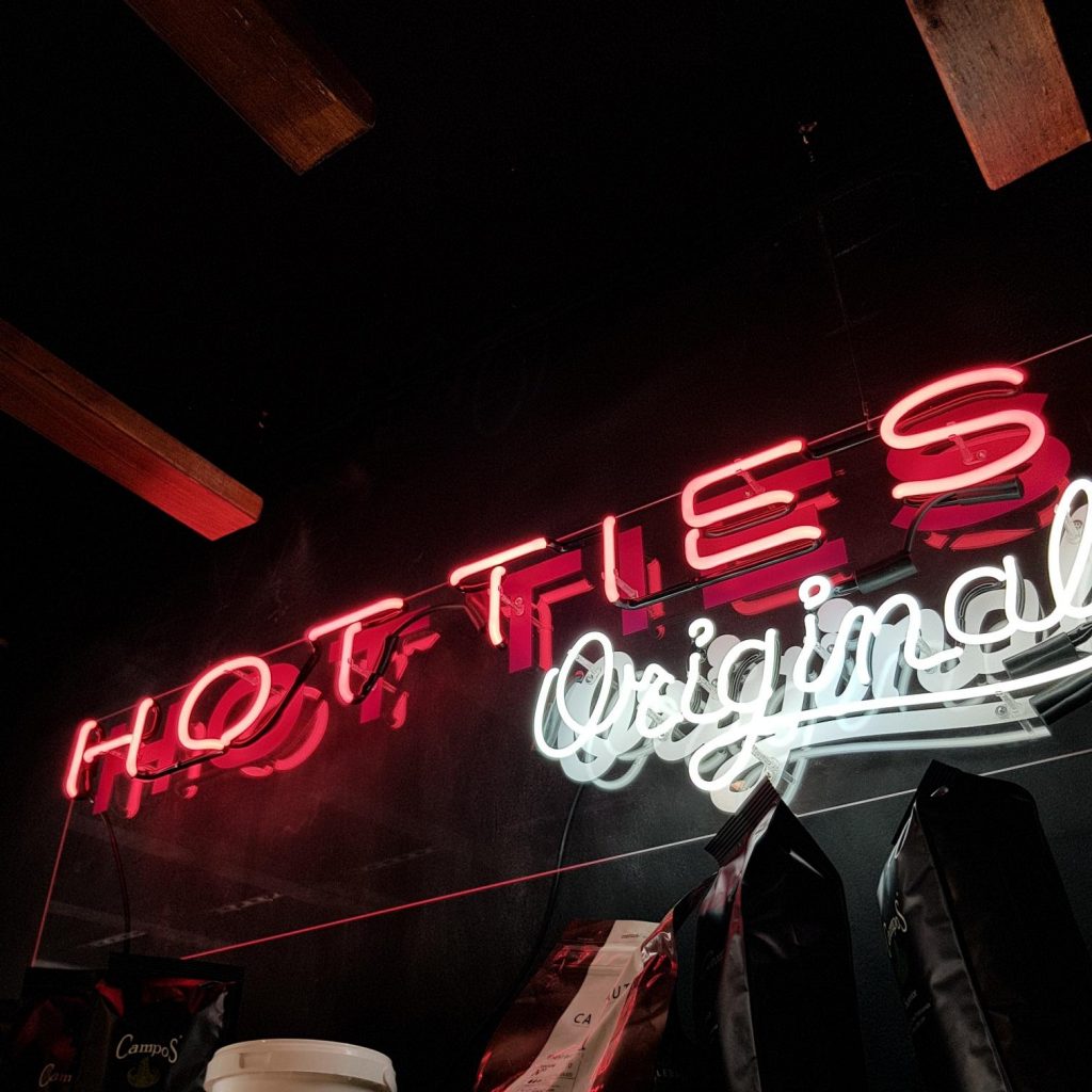 neon signs hotel hotties